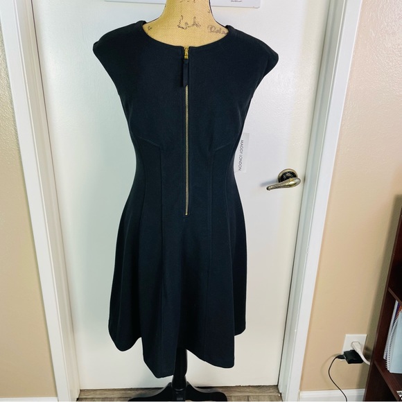 Maggy London Women Size 10 Black Sleeveless Dress A Line Zip Classic Party NWT - Picture 4 of 12
